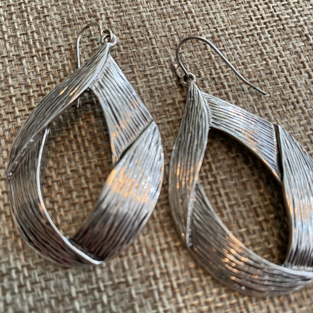 Necklace and earrings set